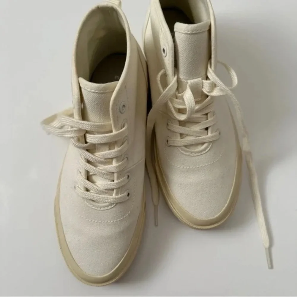 Everlane Off White High-Top Canvas Sneakers 6W / 4M Unisex
